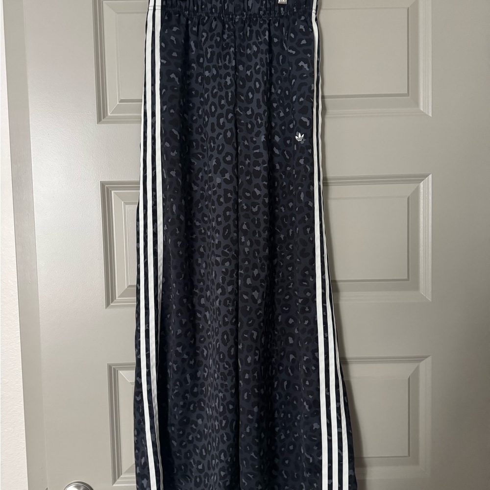 Adidas Satin Firebird Track Pants Leopard - SHORT - Picture 4 of 5